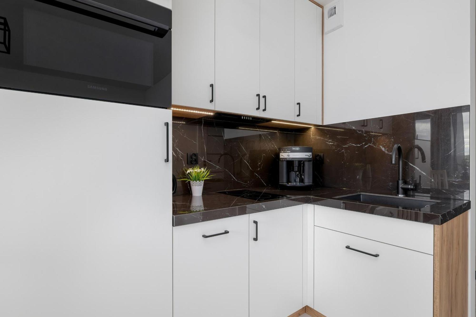 Plac Slowianski Apartments With Balcony Swinoujscie Center By Noclegi Renters ภายนอก รูปภาพ