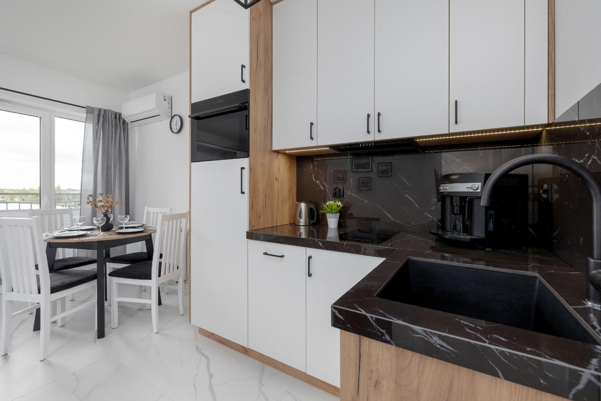 Plac Slowianski Apartments With Balcony Swinoujscie Center By Noclegi Renters ภายนอก รูปภาพ